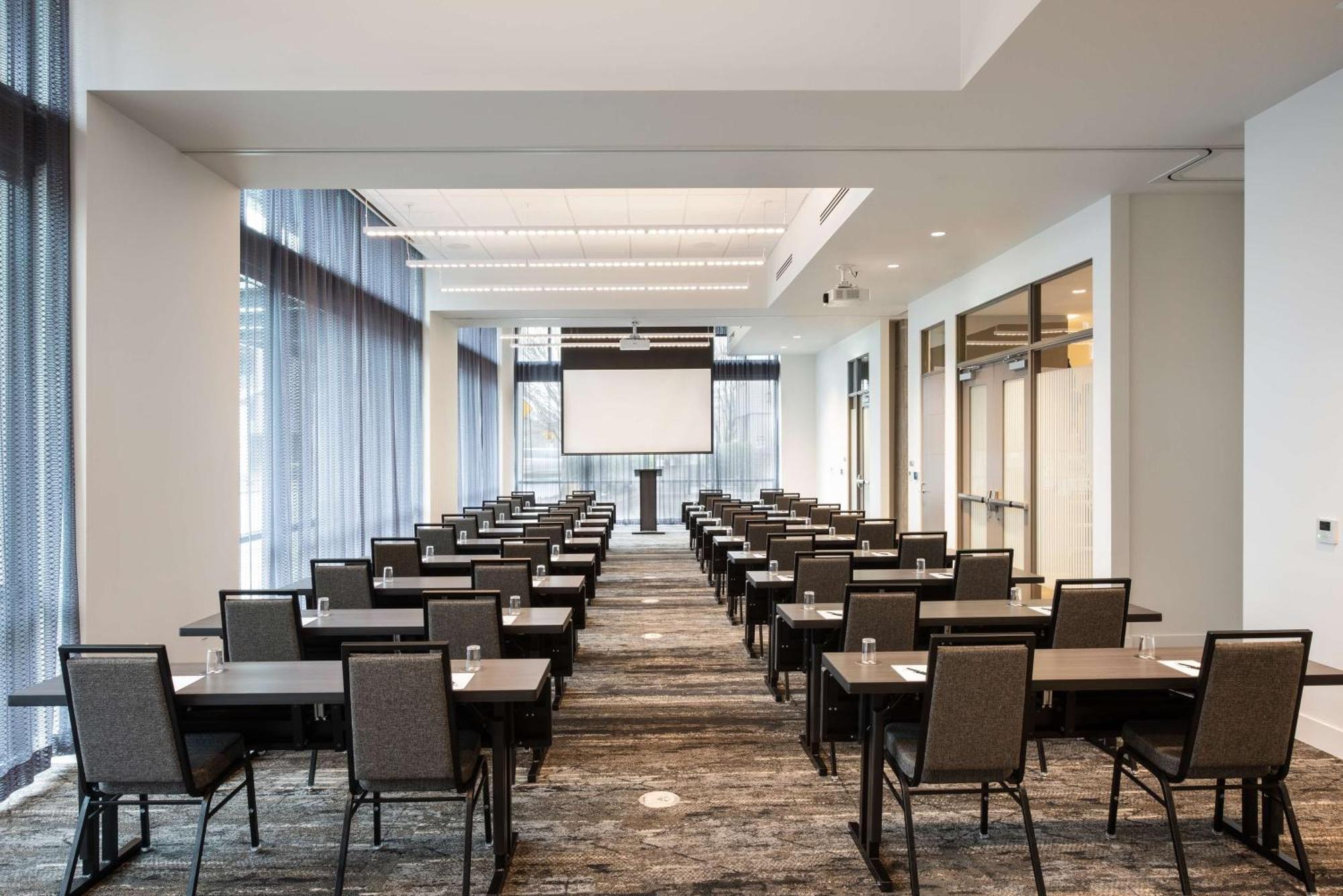 Holman Riverfront Park Hotel Salem, Tapestry By Hilton المظهر الخارجي الصورة